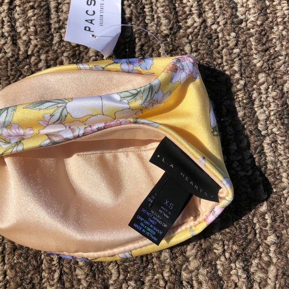 SOLD ON DEPOP - LA hearts strap press bikini top - Picture 3 of 3